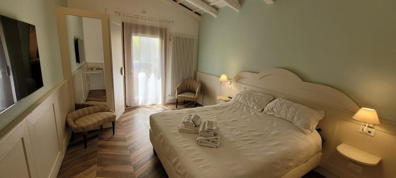 La Meridiana B&B カザーレ・スル・シーレ エクステリア 写真