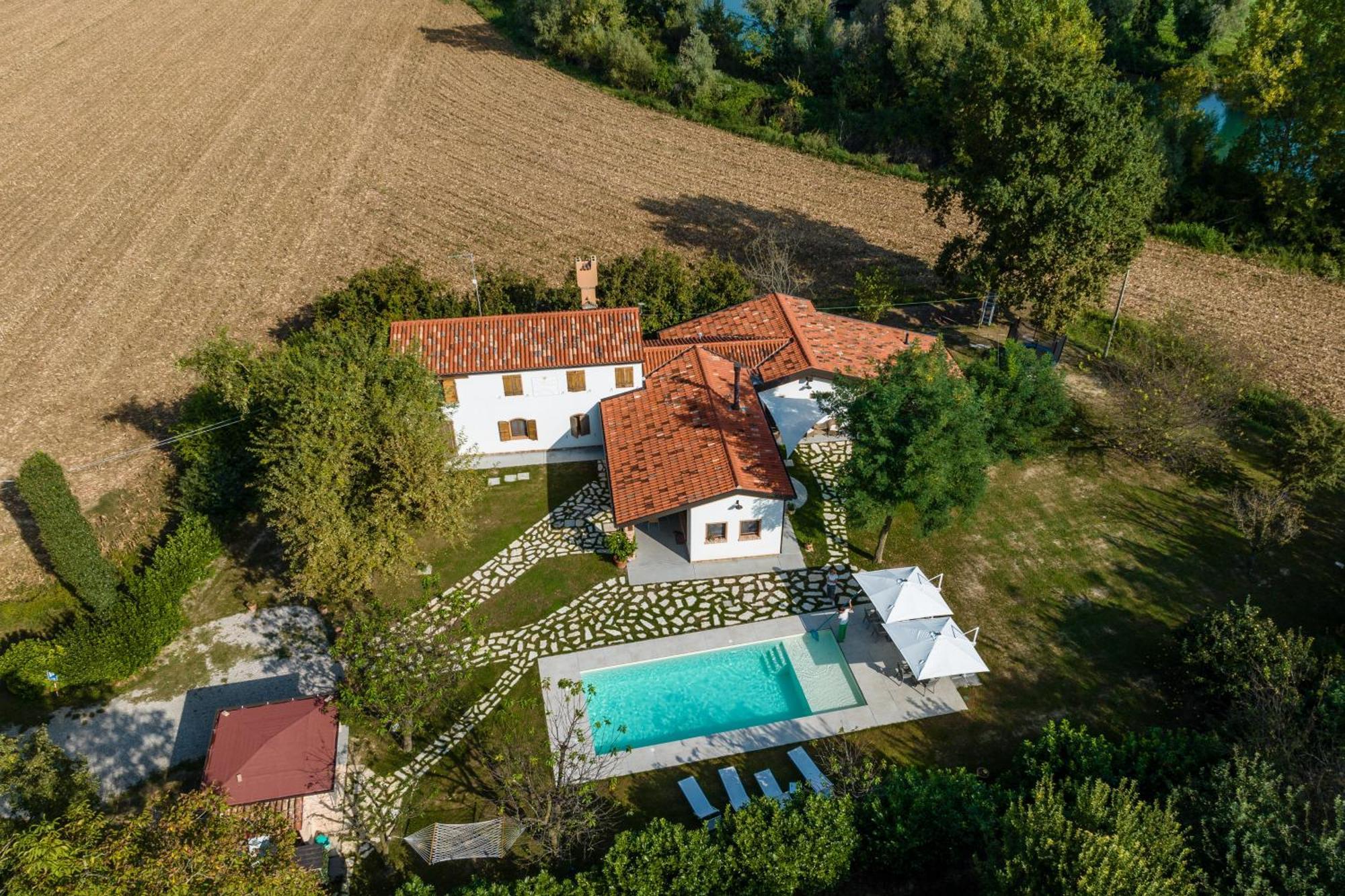 La Meridiana B&B カザーレ・スル・シーレ エクステリア 写真