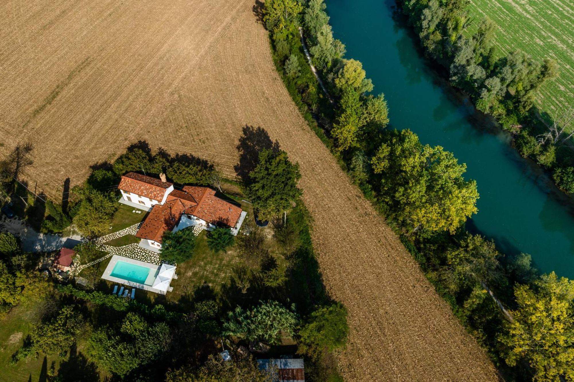 La Meridiana B&B カザーレ・スル・シーレ エクステリア 写真