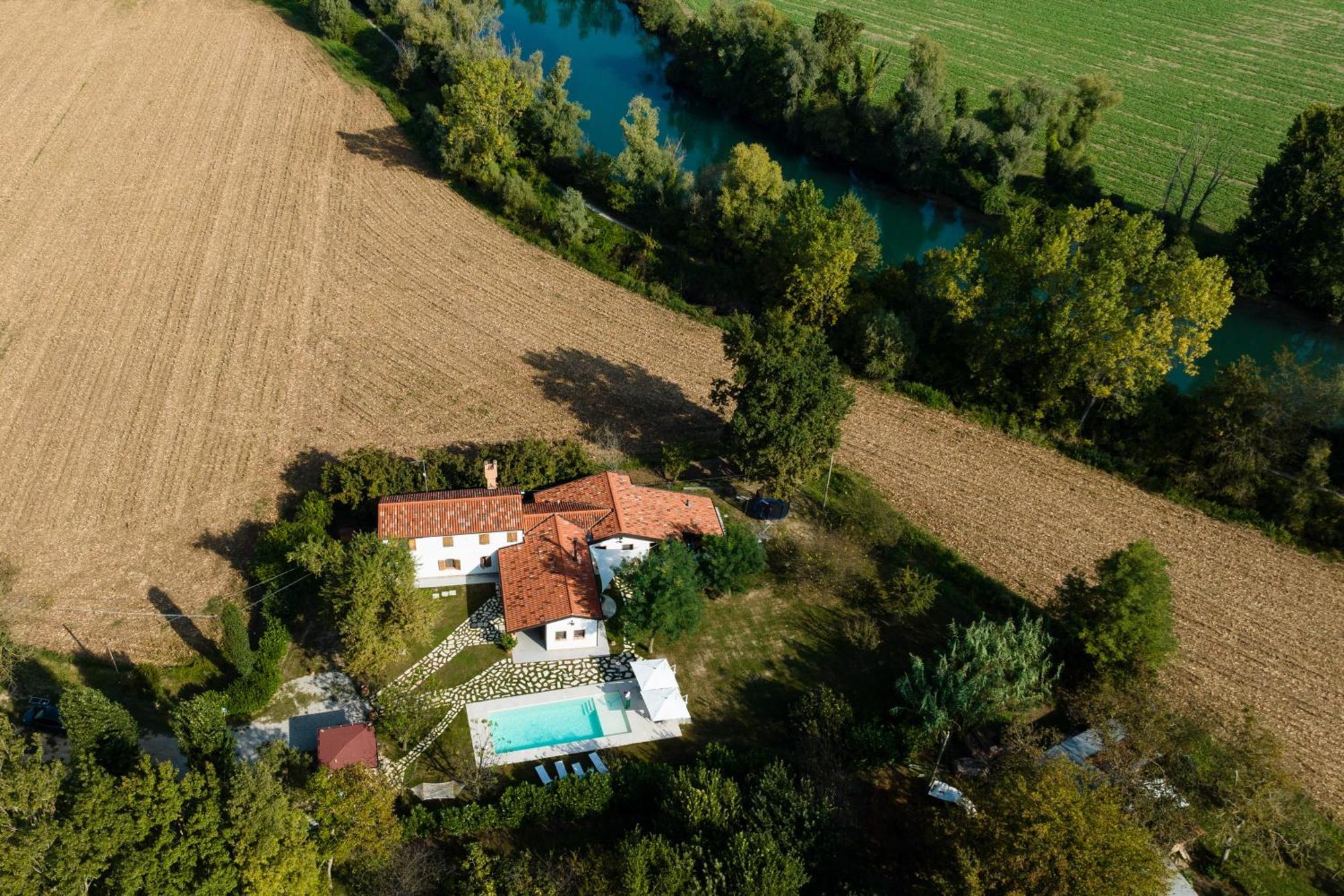 La Meridiana B&B カザーレ・スル・シーレ エクステリア 写真