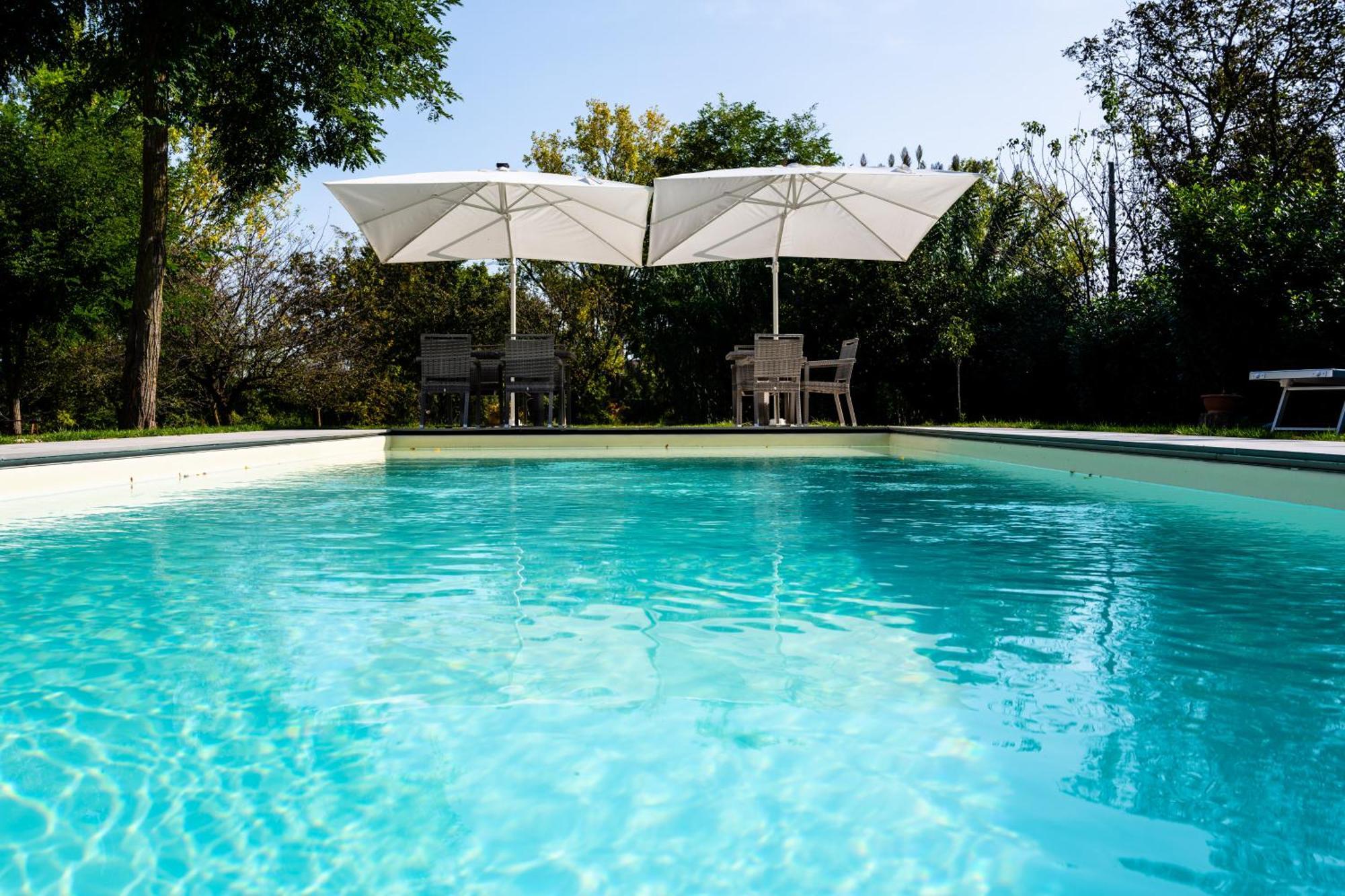 La Meridiana B&B カザーレ・スル・シーレ エクステリア 写真