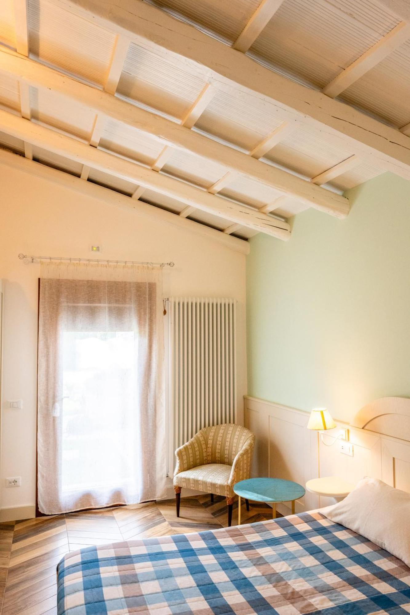 La Meridiana B&B カザーレ・スル・シーレ エクステリア 写真