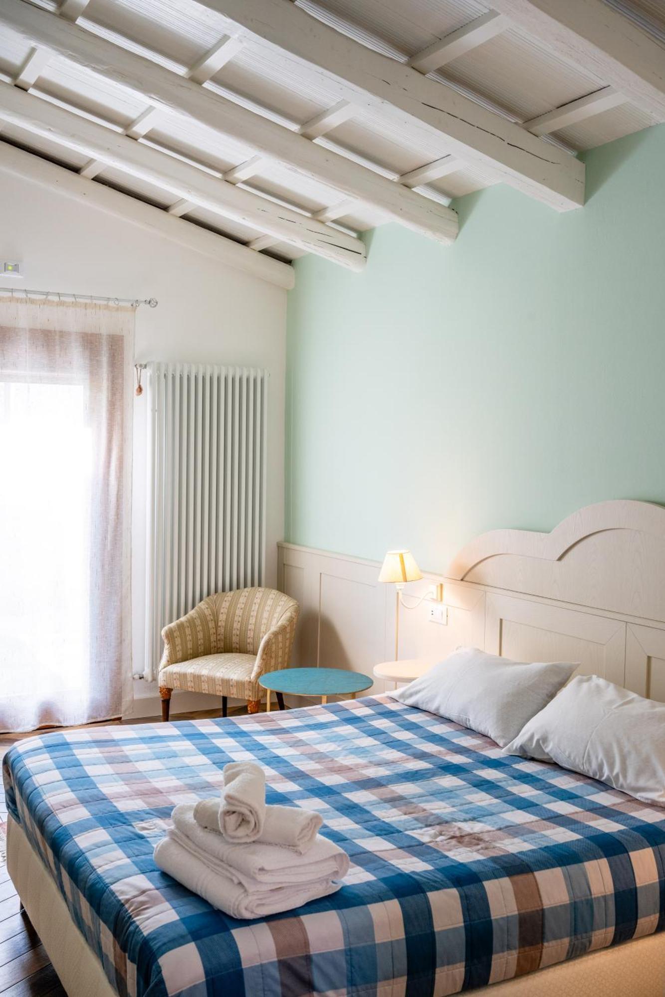 La Meridiana B&B カザーレ・スル・シーレ エクステリア 写真